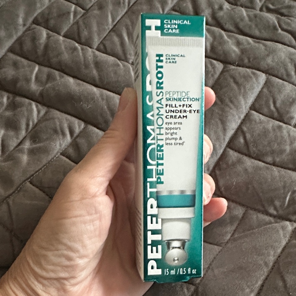 Peter Thomas Roth Peptide Under-Eye Cream - Teal and White
